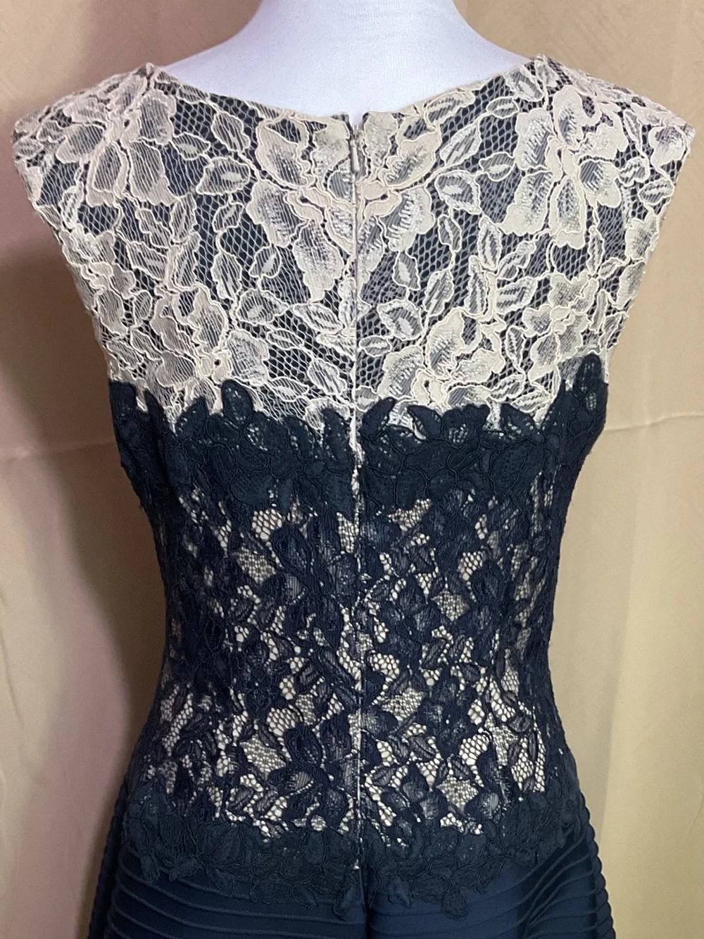 Tadashi Shoji Pintuck Neoprene A Line Cocktail Dress - Picture 7 of 11